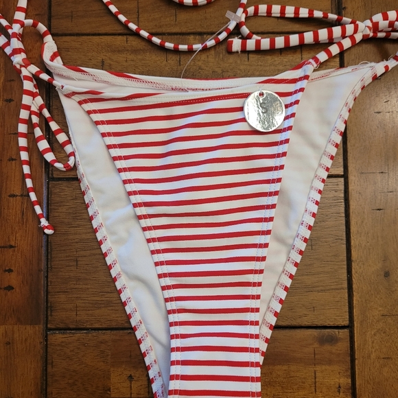 Forever 21 Ruffle Bikini - Picture 3 of 9